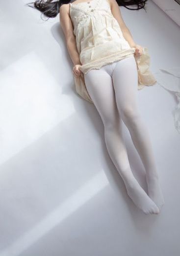 黄色美女睡觉日批的视频片_BD国语完整视频观看
